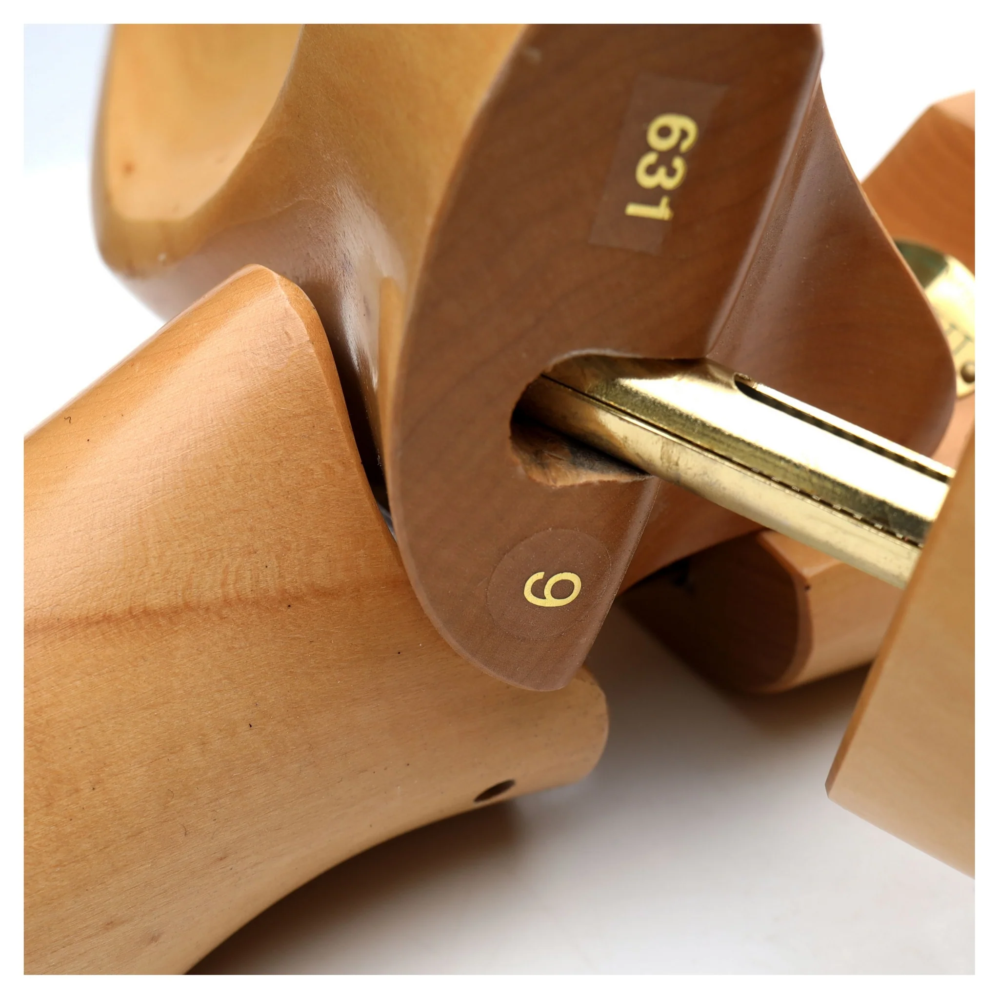 Wooden Shoe Trees UK 9 - Image 3